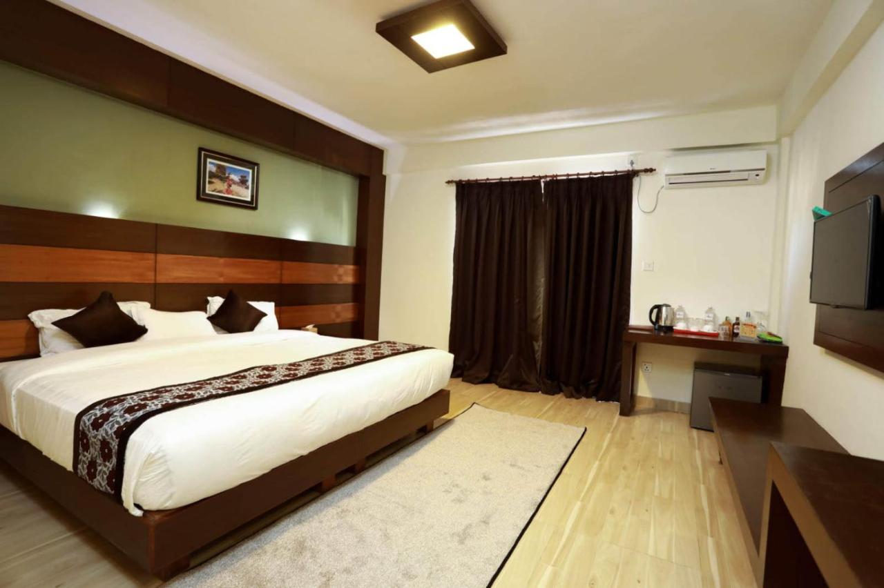Kumari Star Inn Pokhara Zewnętrze zdjęcie